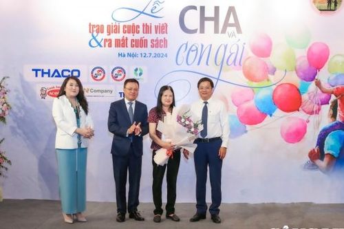 Cuộc thi viết 'Cha và con gái': Khơi dậy niềm vui với cuộc sống và trân trọng tình cảm gia đình