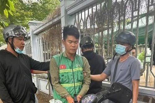 Tài xế xe ôm khai cướp giật dây vàng 'trang trải cuộc sống'