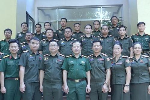 Sĩ quan Quân đội Việt - Lào tọa đàm nghiệp vụ công tác thanh niên