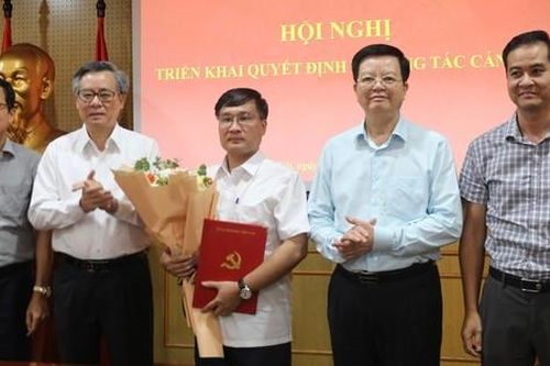 Tiếp nhận, bổ nhiệm thư ký Trưởng ban Tổ chức Trung ương
