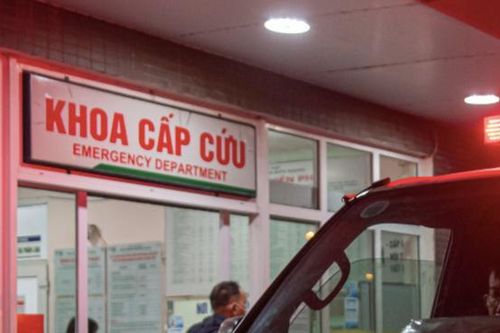 Ôm con đi cấp cứu vì tai nạn thường gặp trong nhà