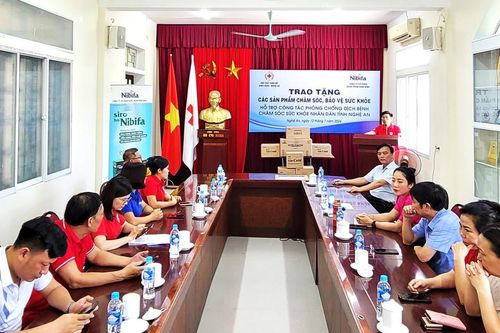 Tiếp nhận 720 hộp thực phẩm bảo vệ sức khỏe cho người dân huyện Kỳ Sơn