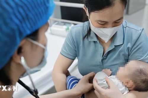 Làm gì để phòng tránh những biến chứng của bệnh ho gà ở trẻ nhỏ?