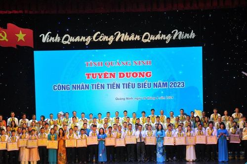 Thưởng 50 triệu đồng cho Công dân Quảng Ninh ưu tú