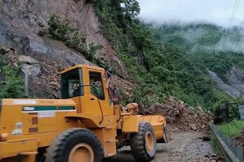 Nepal: Xe bus bị cuốn xuống sông, hơn 60 người mất tích