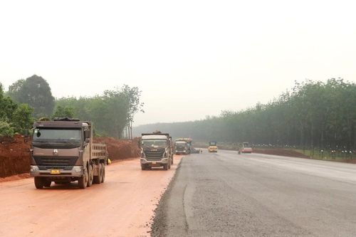 Dứt điểm hoàn thành giải phóng mặt bằng cao tốc Vạn Ninh-Cam Lộ trước 20/7