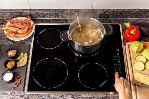 Nhiều người không dùng bếp từ, có được cho cũng 'lắc đầu', hóa ra đây là lý do