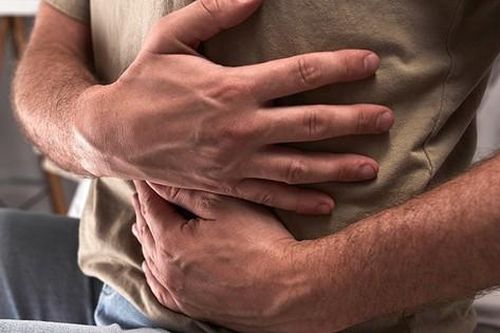Đau cơ liên sườn: Triệu chứng, nguyên nhân và cách điều trị