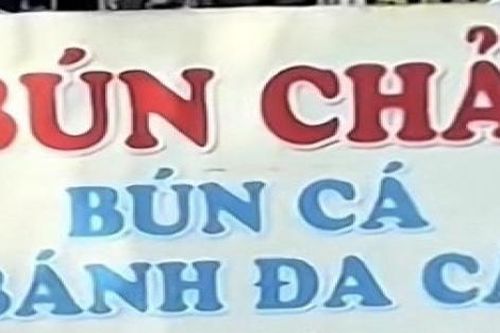 Hà Nội: Kinh hãi phát hiện có dòi trong tương ớt ở quán bún chả