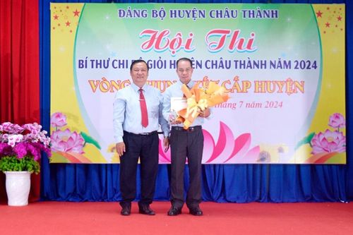 Thí sinh Phan Quốc Anh đoạt giải nhất Hội thi Bí thư chi bộ giỏi huyện Châu Thành năm 2024