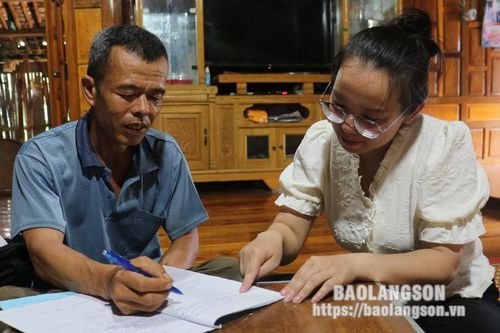 Gửi tiền tiết kiệm qua tổ tiết kiệm và vay vốn: Góp phần nâng cao ý thức tiết kiệm cho người nghèo
