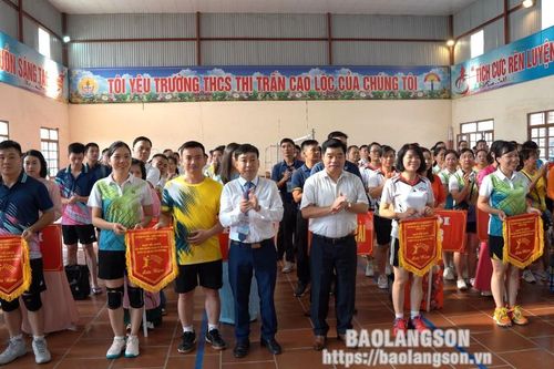 Cao Lộc: 310 vận động viên tham gia giải bóng chuyền hơi cán bộ, công chức, viên chức và người lao động mở rộng