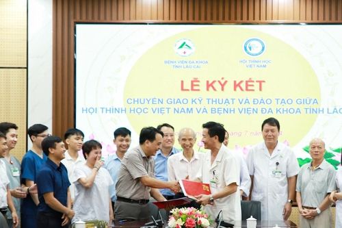 Hội Thính học Việt Nam ký kết hợp tác với Bệnh viện Đa khoa tỉnh Lào Cai