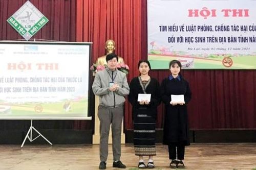 Giới trẻ và nguy cơ nghiện nicotine trong thuốc lá điện tử