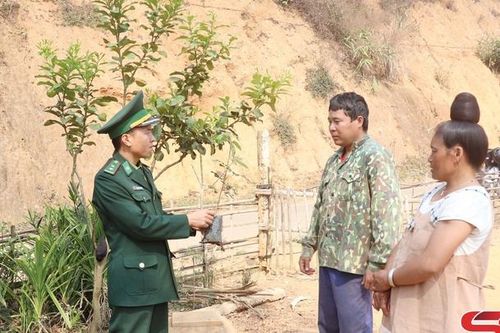 Phong trào Thi đua Quyết thắng ở đơn vị Anh hùng LLVT nhân dân