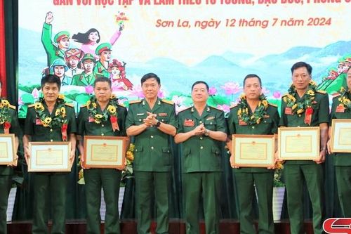 Giao lưu và tôn vinh điển hình tiên tiến trong phong trào thi đua Quyết thắng