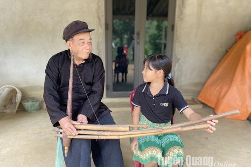 Say điệu khèn Mông