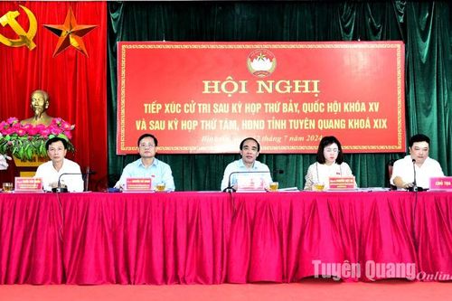 Đồng chí Bí thư Tỉnh ủy Chẩu Văn Lâm tiếp xúc cử tri xã Bình An