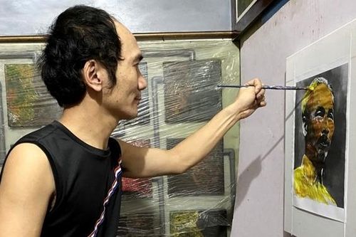 Níu vào nghệ thuật vượt lên số phận