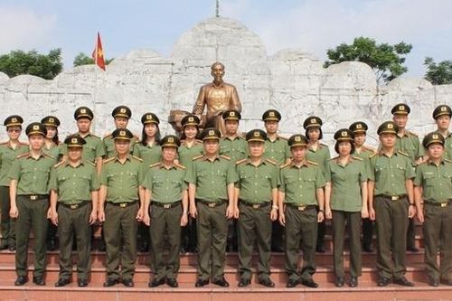 Cục An ninh nội địa dâng hoa tưởng niệm Chủ tịch Hồ Chí Minh