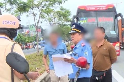 TP Hồ Chí Minh: Hơn 4.000 ô tô đón trả khách không đúng quy định
