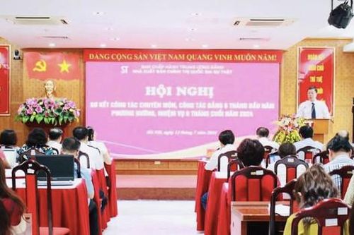 Nhà Xuất bản Chính trị quốc gia Sự thật: Tập trung xây dựng sách phục vụ Đại hội Đảng bộ các cấp
