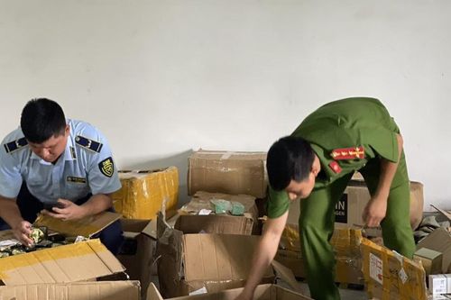 Hải Phòng: Tạm giữ hàng nghìn sản phẩm mỹ phẩm có dấu hiệu nhập lậu