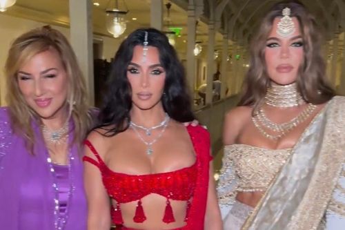 Kim Kardashian dự lễ cưới 320 triệu USD của con trai tỷ phú Ấn Độ