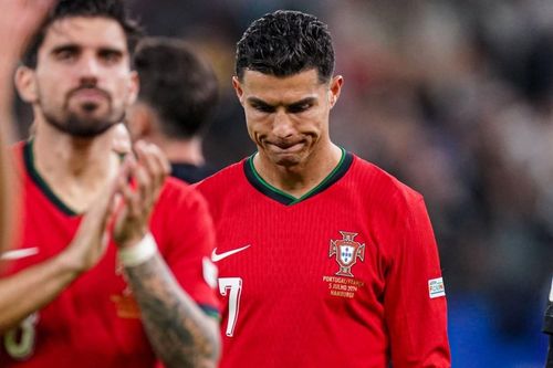 Figo ám chỉ Ronaldo khiến Bồ Đào Nha thất bại