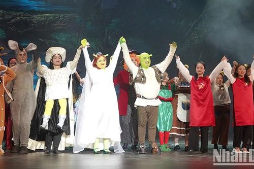 Khán giả Thành phố Hồ Chí Minh hào hứng với vở nhạc kịch Shrek