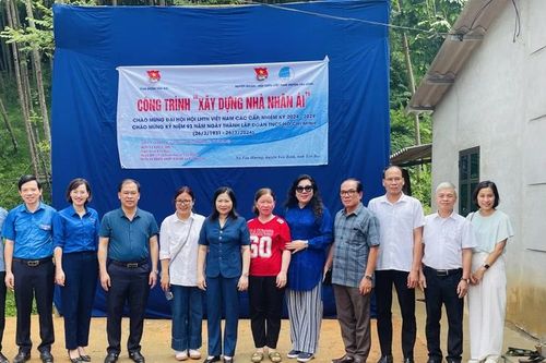 Yên Bái trao nhà nhân ái giúp hộ nghèo vượt khó