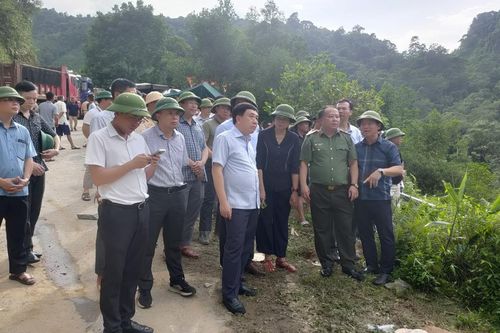 Hình ảnh lực lượng chức năng Hà Giang nỗ lực tìm kiếm cứu nạn vụ sạt lở đất