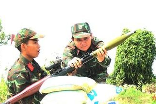 Bộ Chỉ huy Quân sự tỉnh Bình Phước diễn tập cấp trung đội có bắn đạn thật