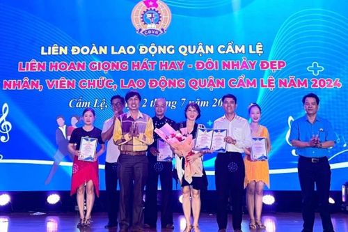 Sôi nổi Liên hoan Giọng hát hay - Đôi nhảy đẹp công nhân viên chức lao động