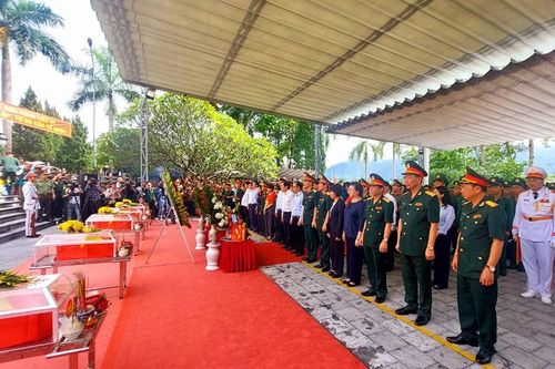 Truy điệu và an táng 6 hài cốt liệt sĩ tại Nghĩa trang Liệt sĩ Vị Xuyên