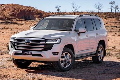 Toyota Land Cruiser 300 Series 2025 - SUV 'chủ tịch' sắp ra mắt có gì?