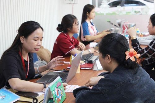 Trường nghề chạy đua thu hút thí sinh