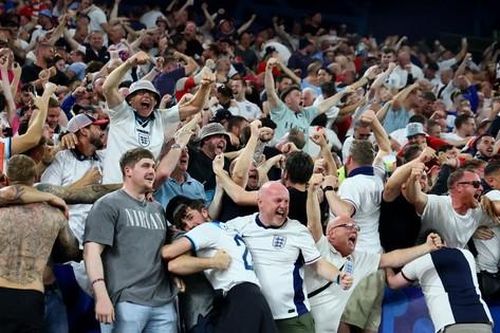 Để vào sân xem chung kết EURO 2024, người hâm mộ Anh có thể mất tối đa... 3 năm tiền lương