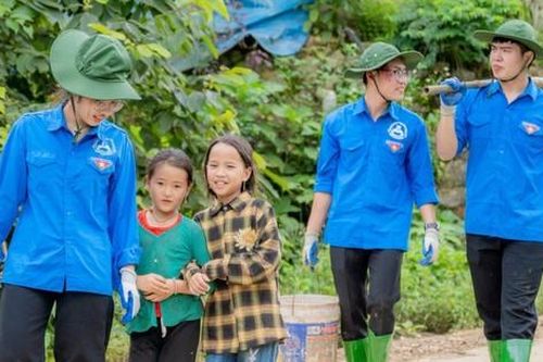 Sinh viên Trường Đại học Công đoàn tham gia Chiến dịch Mùa hè xanh tại Lào Cai