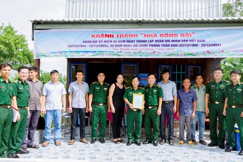 Bàn giao 'Nhà đồng đội' cho quân nhân có hoàn cảnh khó khăn