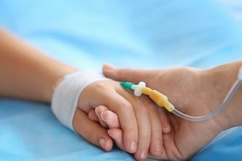 Gọi nhân viên y tế về nhà truyền dịch, người phụ nữ tử vong sau 3 giờ đi cấp cứu