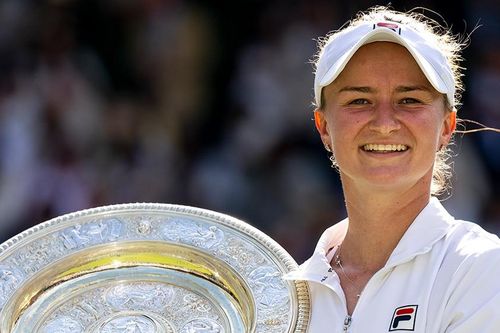 Krejcikova làm nên lịch sử khi lần đầu vô địch Wimbledon