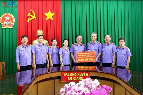 VKSND tỉnh An Giang thăm hỏi, chia sẻ khó khăn với gia đình Kiểm sát viên