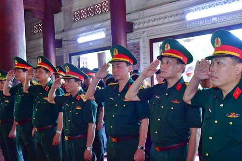 Quân ủy Trung ương, Bộ Quốc phòng dâng hương, dâng hoa tưởng niệm các anh hùng liệt sĩ tại Truông Bồn