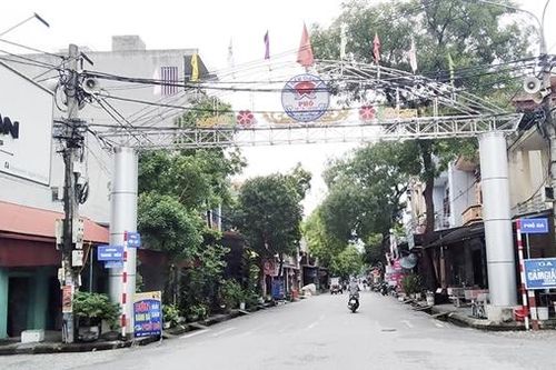 Thị trấn ngã ba sông Cẩm