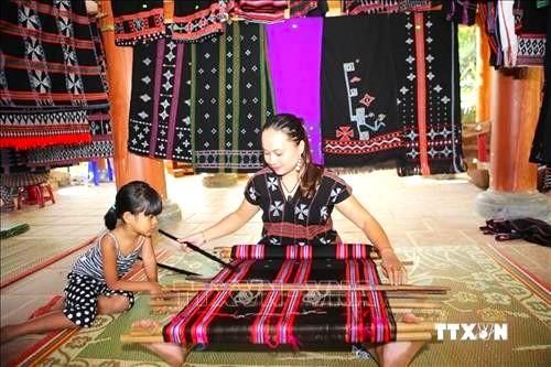 Tài trợ các dự án kết nối văn hóa giữa Vương quốc Anh và Việt Nam
