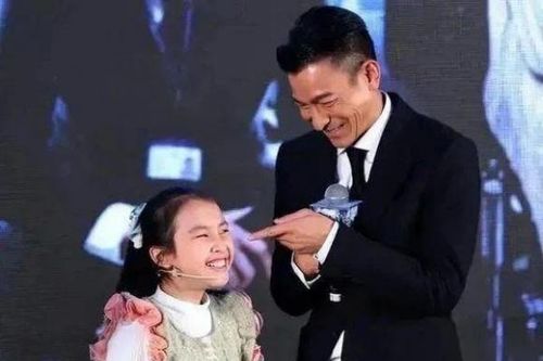 Con gái Lưu Đức Hoa xinh đẹp như thế nào mà được dự đoán chính là minh tinh xinh đẹp nhất thế hệ thứ hai trong làng giải trí?