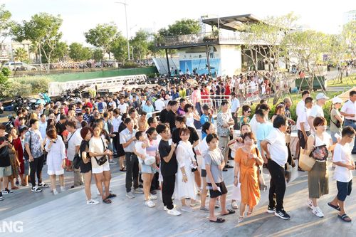 Bảo đảm an toàn cho 2.500 khách trên các tàu du lịch xem pháo hoa giữa sông Hàn
