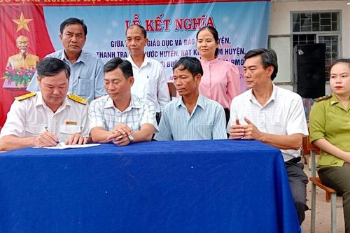 Các cơ quan, đơn vị huyện Krông Pa kết nghĩa với buôn Bhă Nga