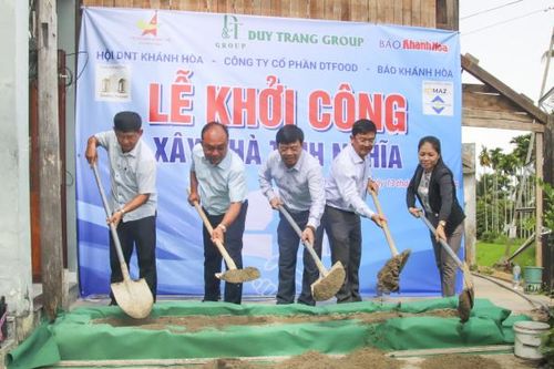 Khởi công xây dựng căn nhà thứ 11 trong chương trình 'Xây 100 căn nhà tình nghĩa'